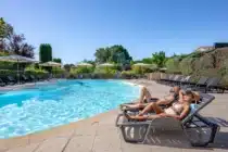 .Piscine - séjour au camping dans le Luberon à Forcalquier .Piscine - camping Luberon Forcalquier Alpes de Hautes Provence